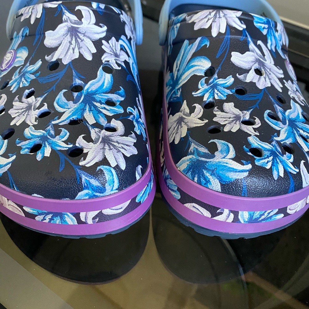 CROCS Black and Blue Floral Clogs - Picture 2 of 4